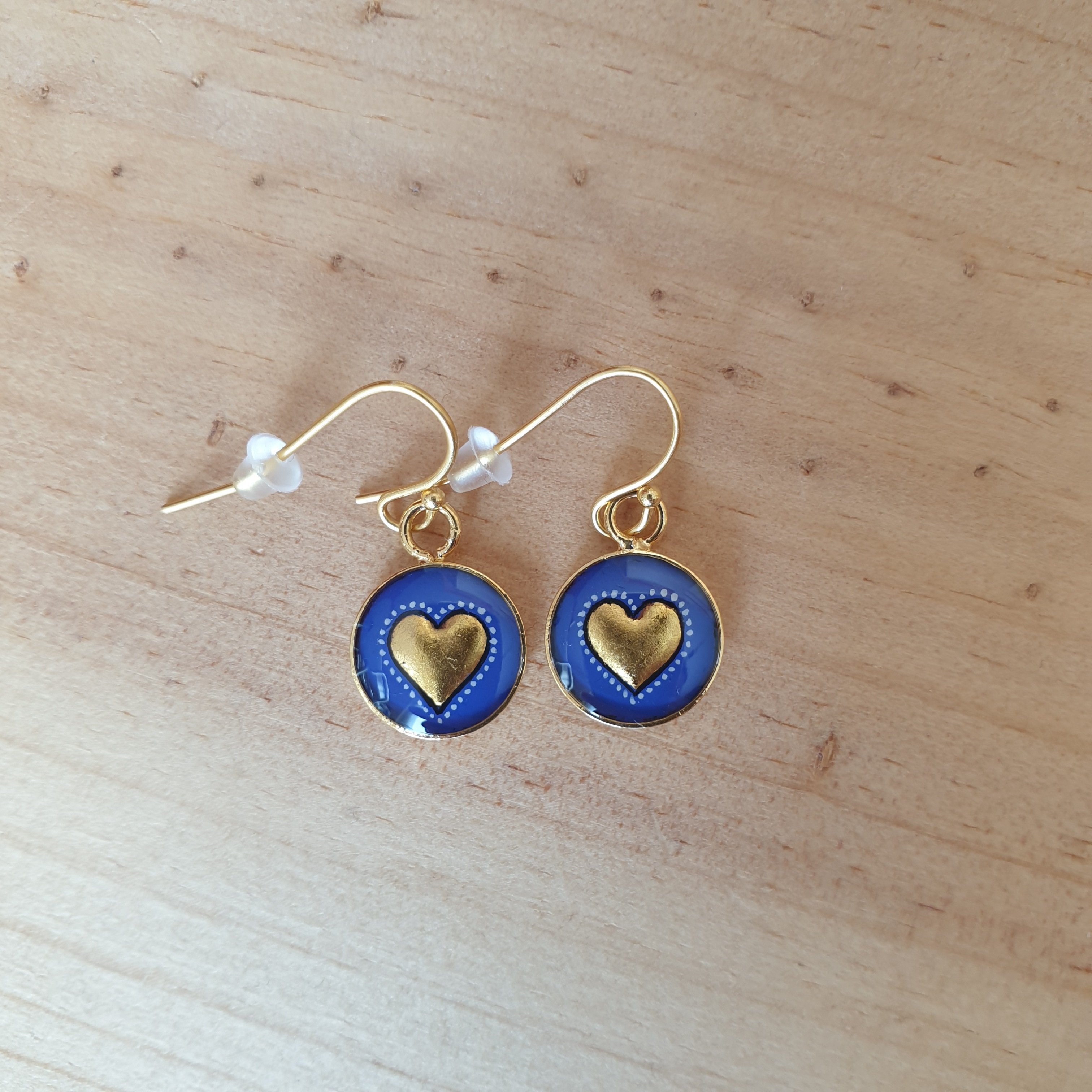 Boucles d'oreille enlumin&eacute;es petit coeur dor&eacute;