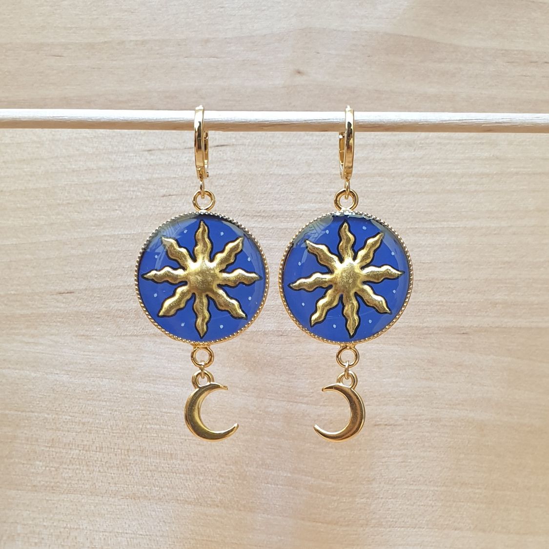 Boucles d'oreille pendantes soleil et lune or