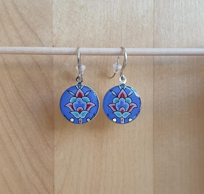 Orecchini pendenti con fiori e arabeschi blu/argento/verde/rosa