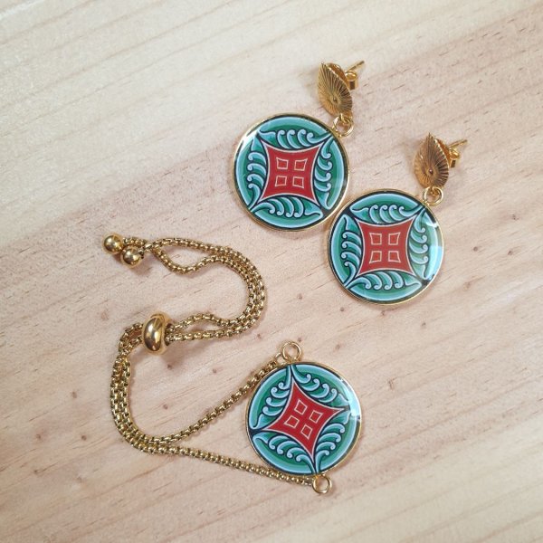 Bracelet r&eacute;glable enluminure motif v&eacute;g&eacute;tal m&eacute;di&eacute;val