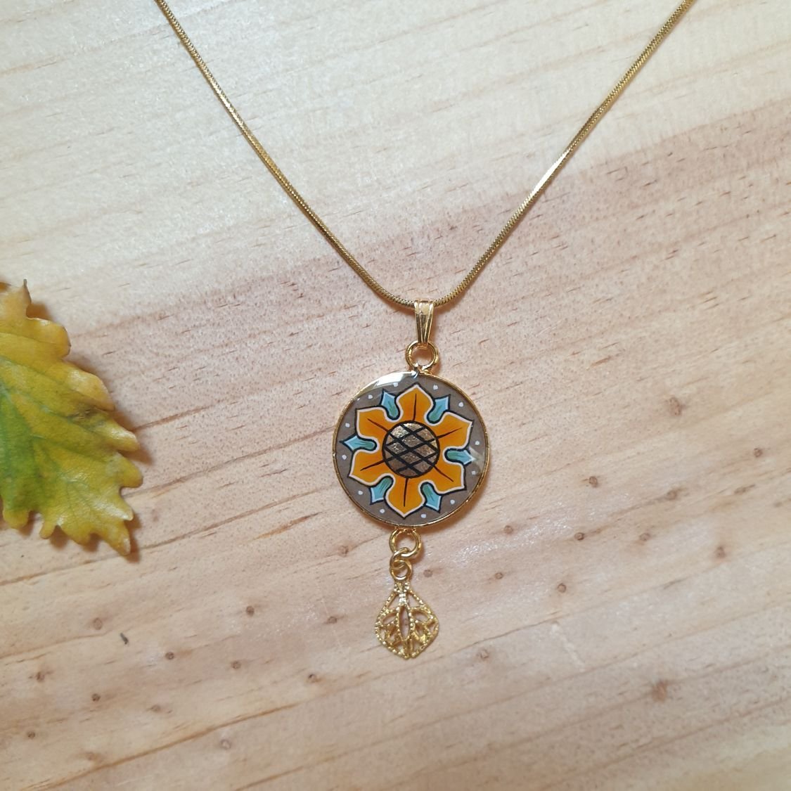 Collier pendentif aux couleurs de l'automne